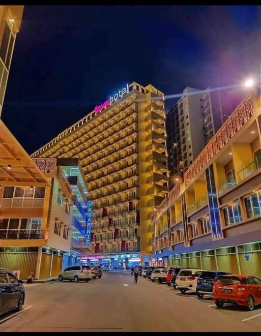Nagoya Thamrin Apartment High Floor With View Exterior photo