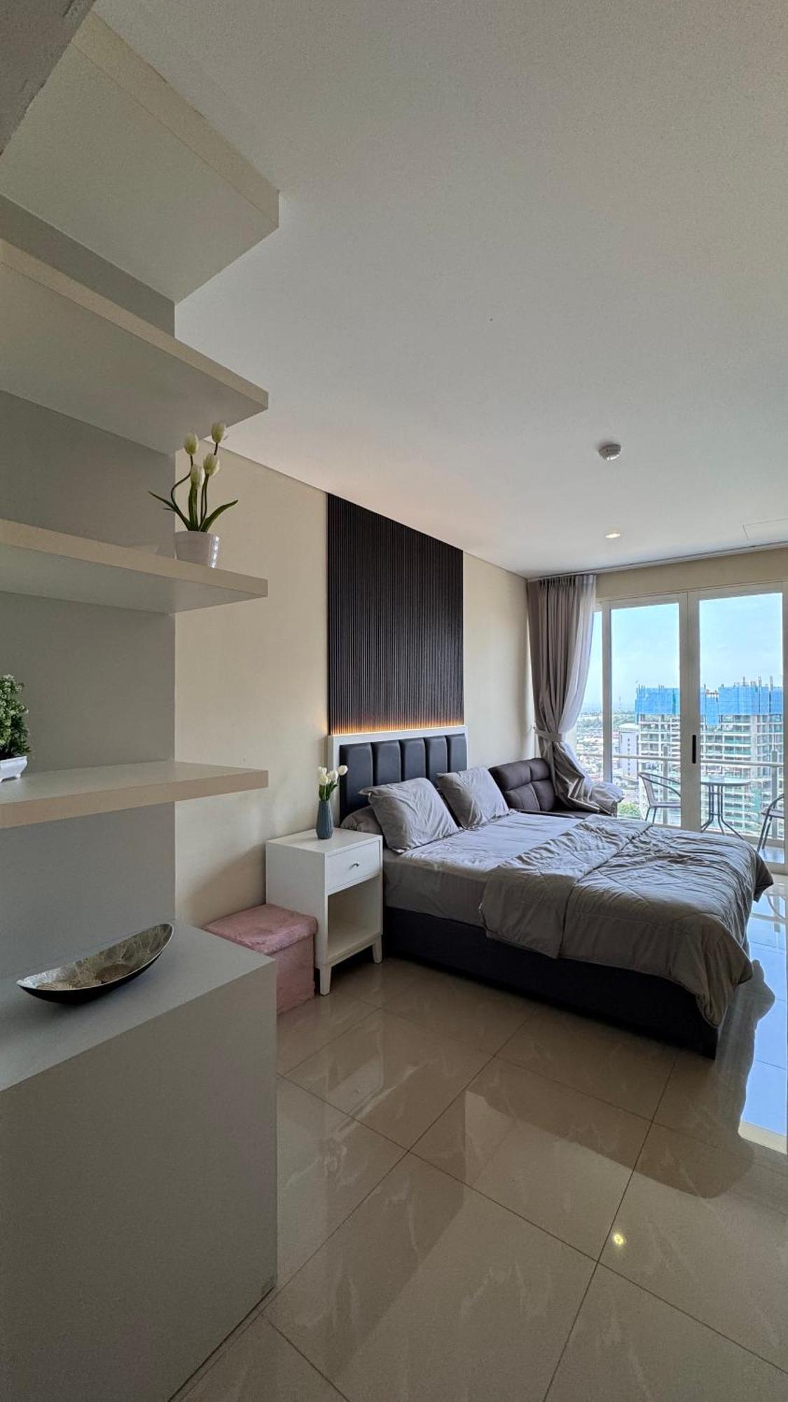 Nagoya Thamrin Apartment High Floor With View Exterior photo